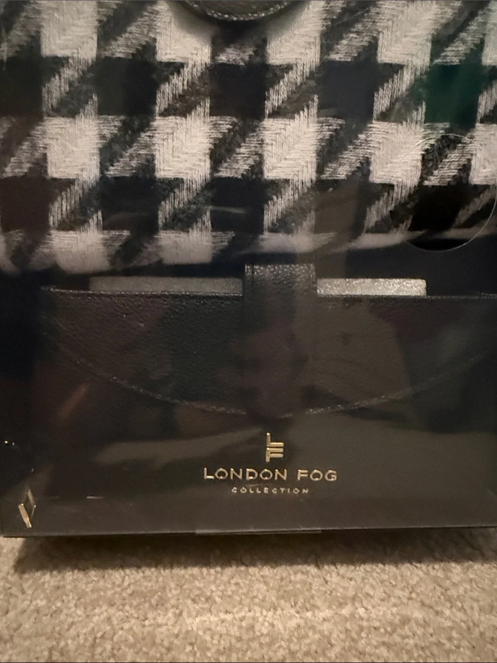 London Fog Black and White Houndstooth Gift Set